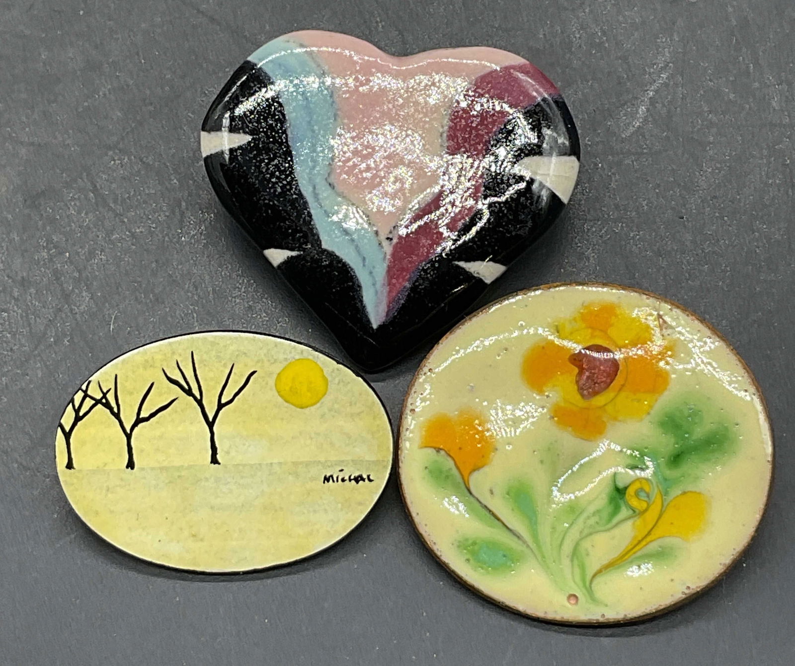 Lot 3 Vintage Enamel & Ceramic Brooches, Michal+ (1 of 6)