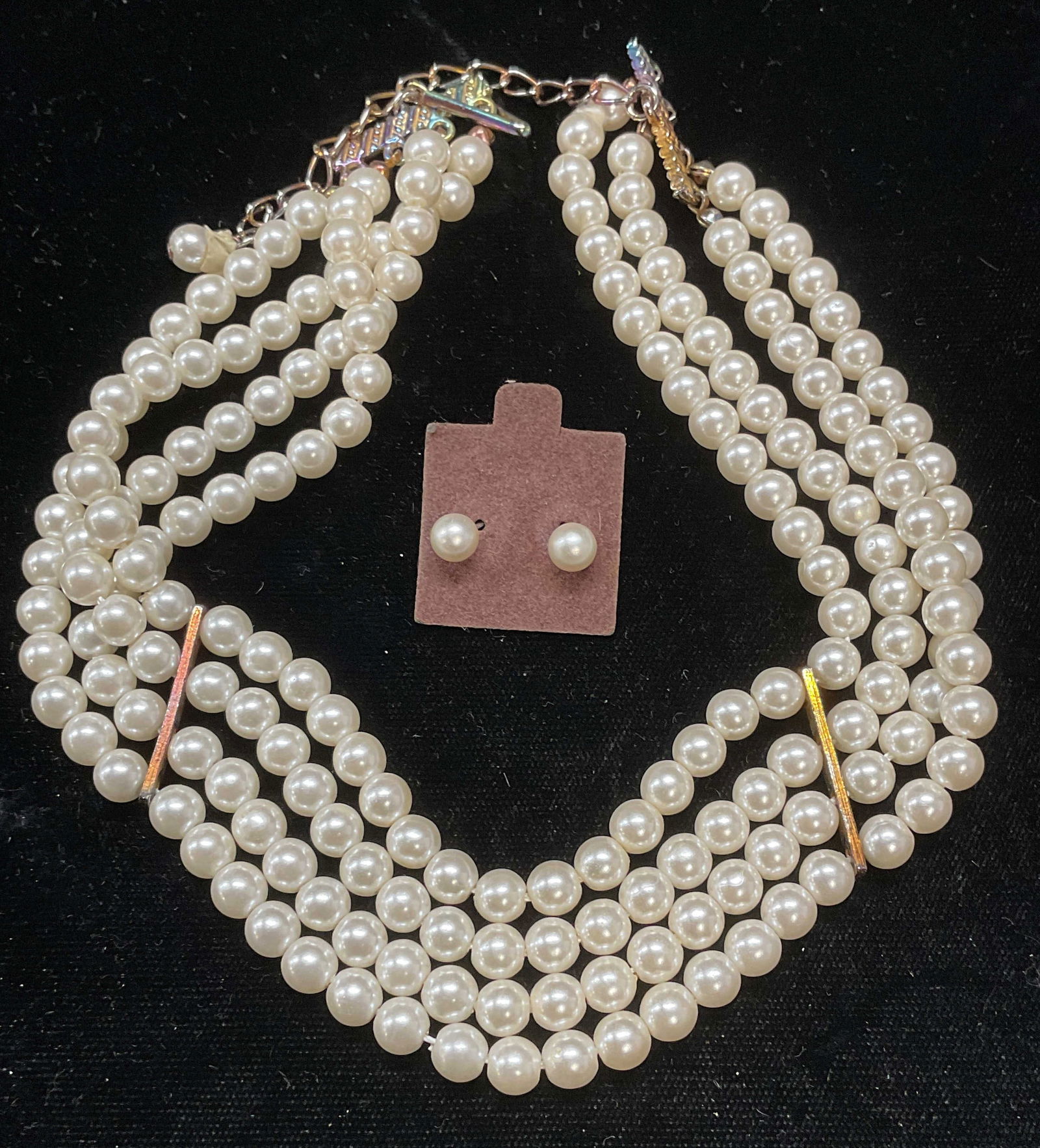 Lot 2 Vintage Faux Pearl Necklace & Earrings (1 of 6)