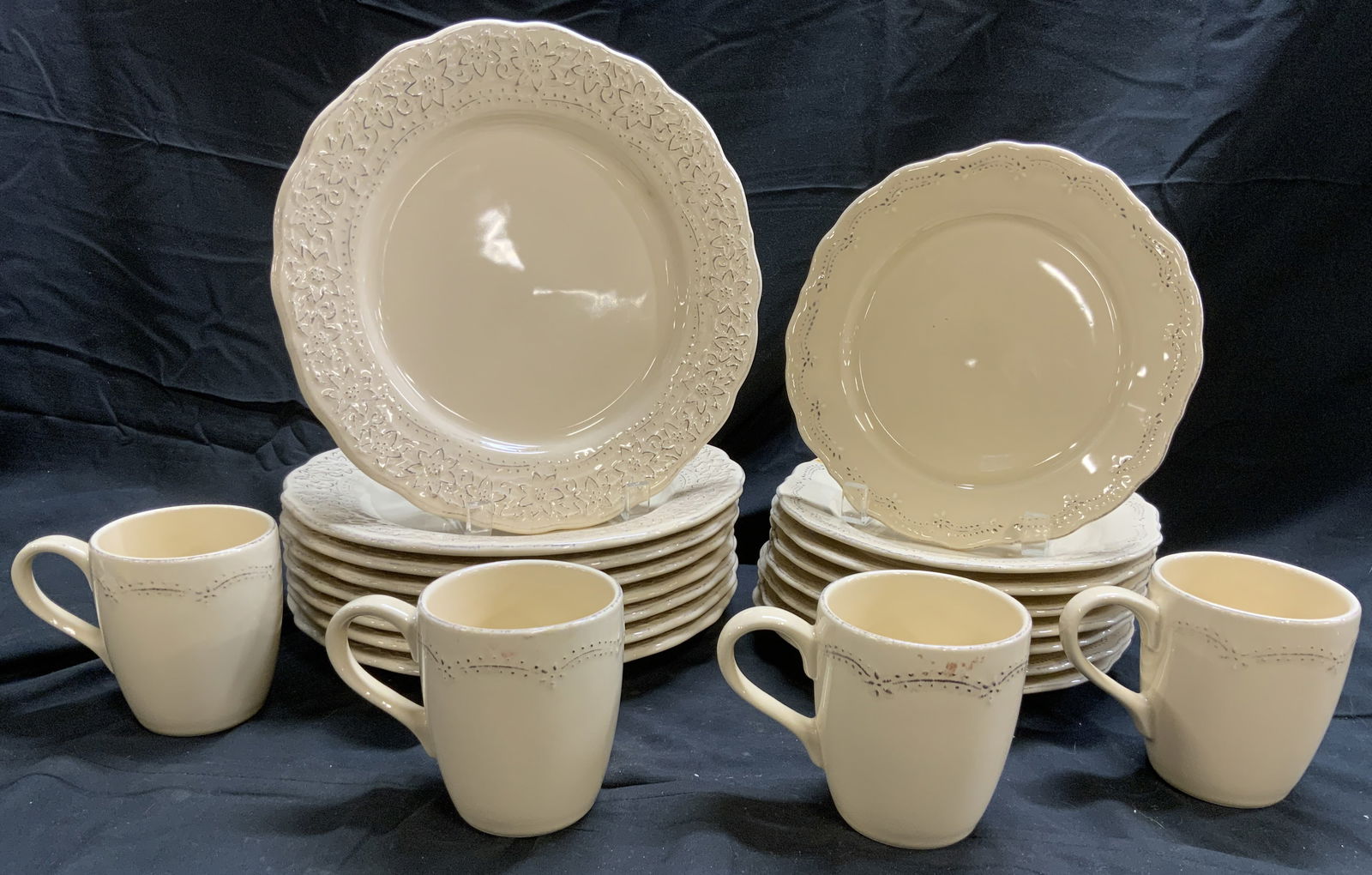 Set 20 PIER 1 Ceramic Serverware (1 of 6)