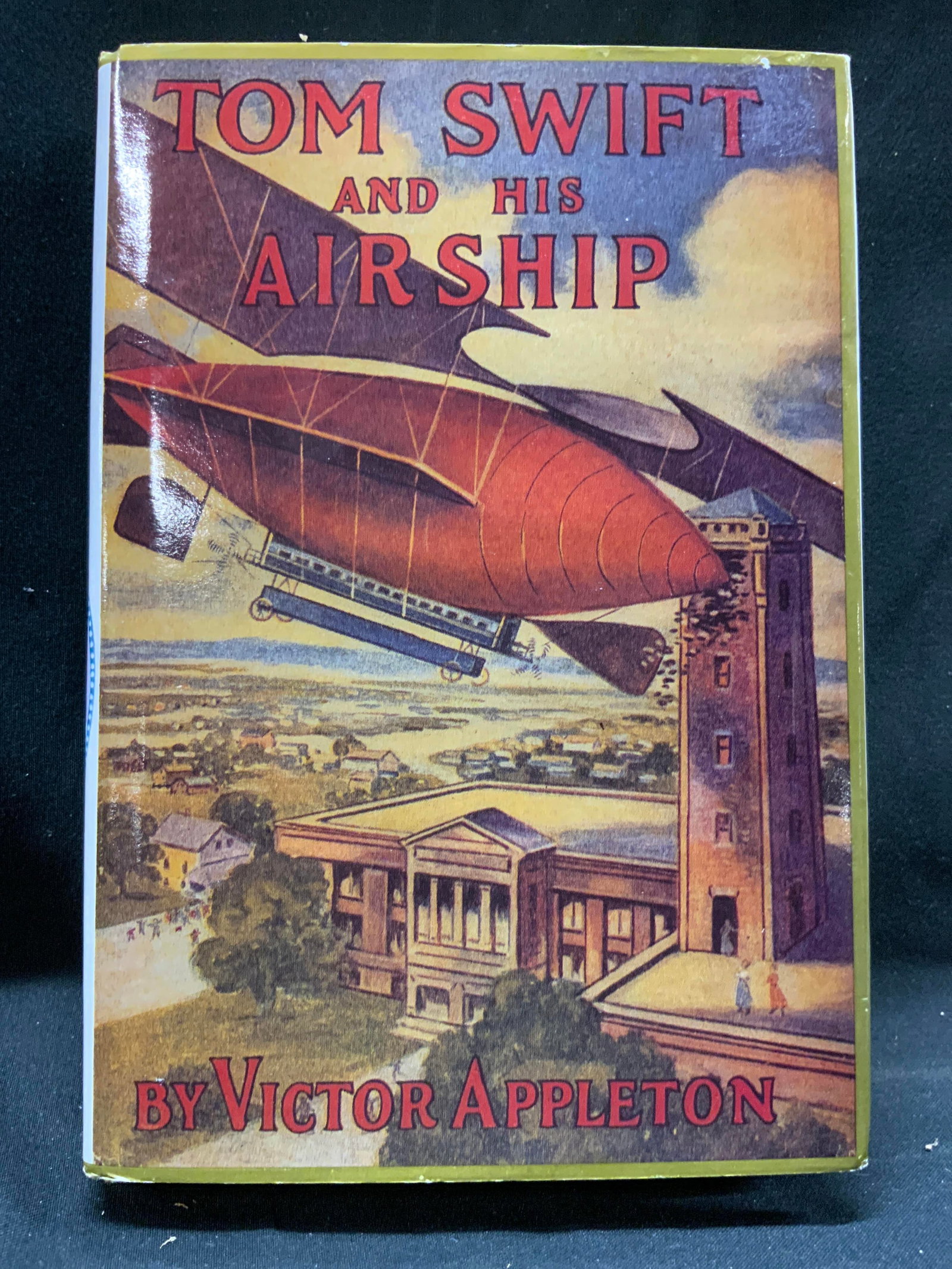 Tom Swift & His Air Ship Illustrated Fascimile Ed: Facsimile reprint by Applewood Books circa 1992. Tom Swift & His Air Ship Illustrated 1910 Hardcover adventure fiction novel by Victor Appleton. Tom Swift & His Air Ship. FIRST PRINTING. Published in 