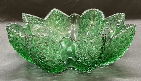 Vtg Fenton Style Green Art Glass Lotus Bowl
