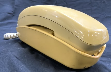 RADIO SHACK Vintage Corded Phone W Dial Pad