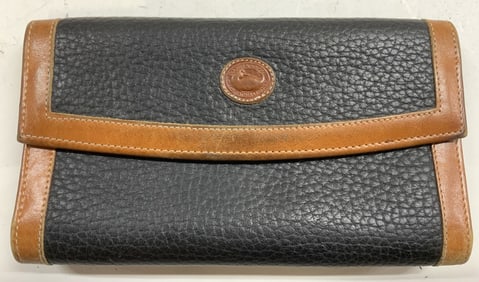 DOONEY & BOURKE Pebbled Leather Clutch Wallet
