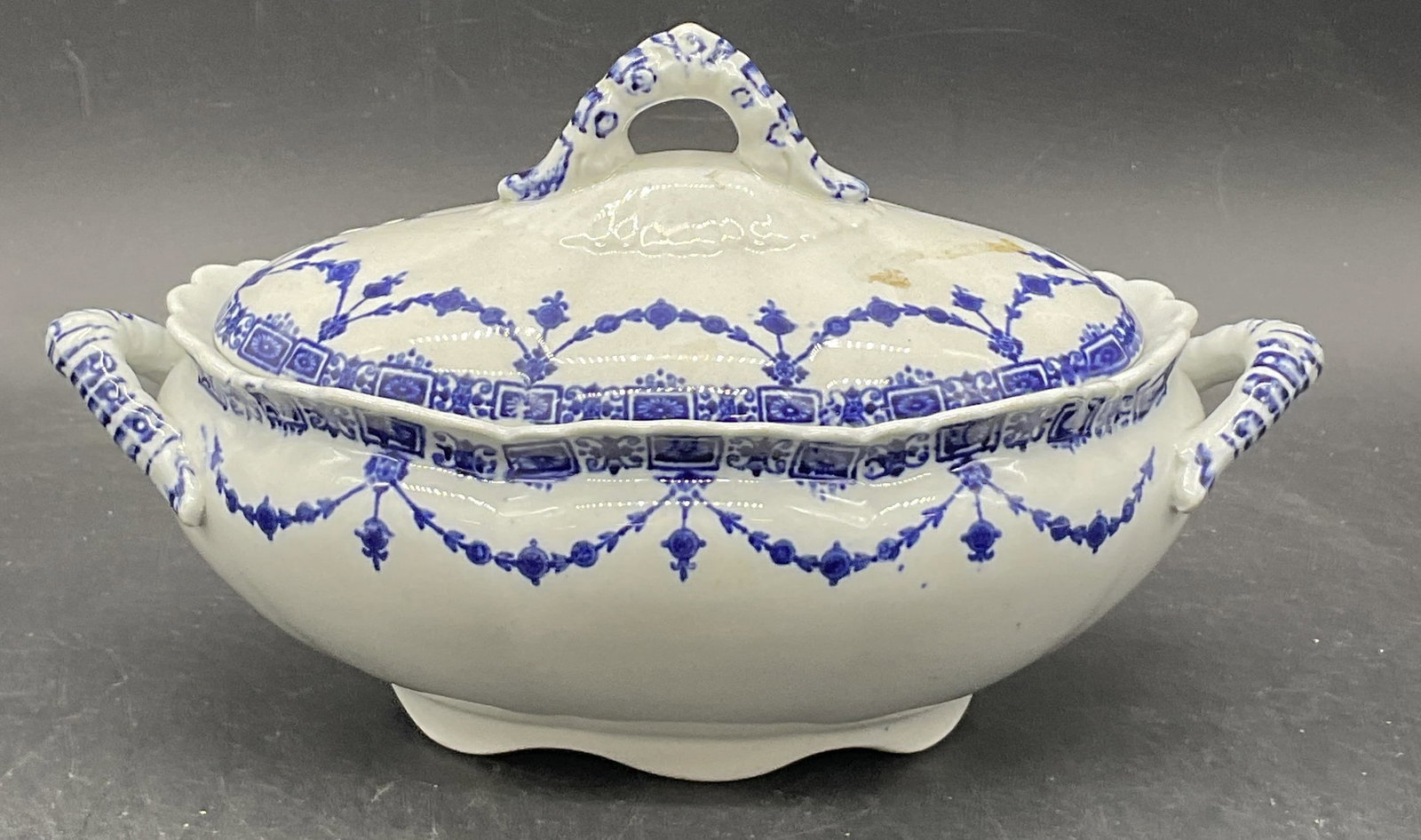 LOSOL WARE KEELING & CO. Lidded Ceramic Tureen (1 of 11)