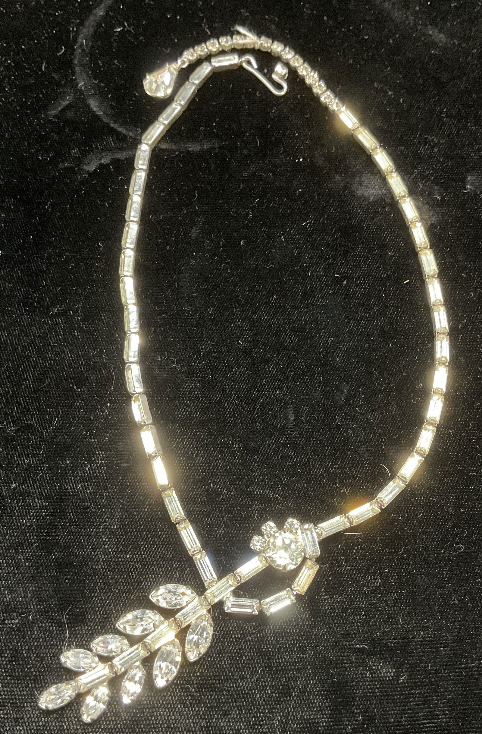 Vintage Silver Tone Crystal Pendant Necklace (1 of 6)