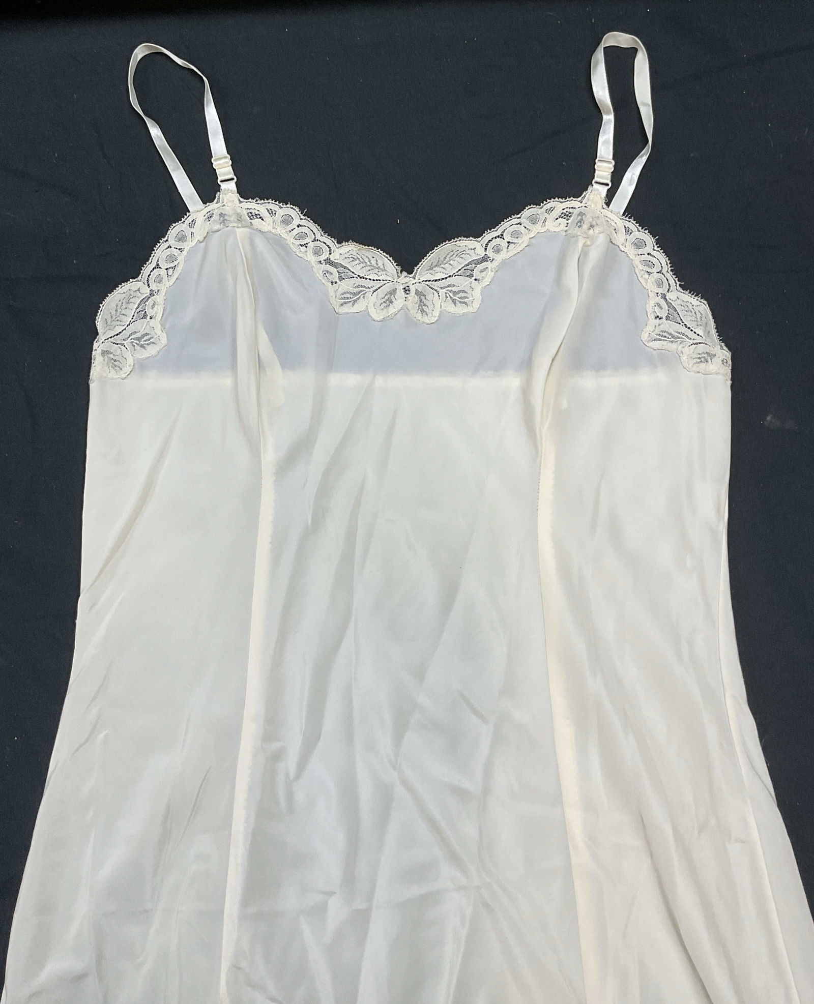 Vtg Wonder Maid White Lace Slip Dress: Vintage Wonder Maid white lace trim slip dress. Size 36. Nylon blend. Wear including tear to back seam and blemishes. Wonder maid, wonder maid slip, ladies slip dress, ladies white slip dress, lace tr