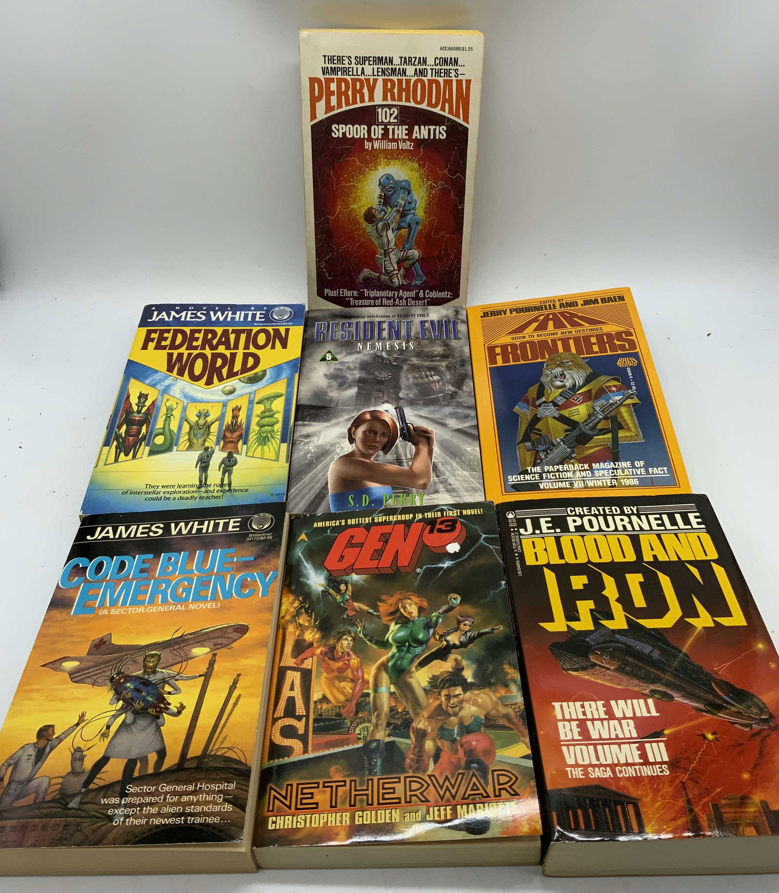 7 Science Fiction Illustr Novels 1976 JAMES WHITE+ (1 of 10)