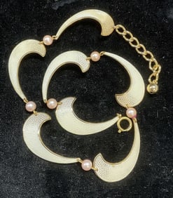 Vtg Gold Tn Enamel Faux Pearl Necklace