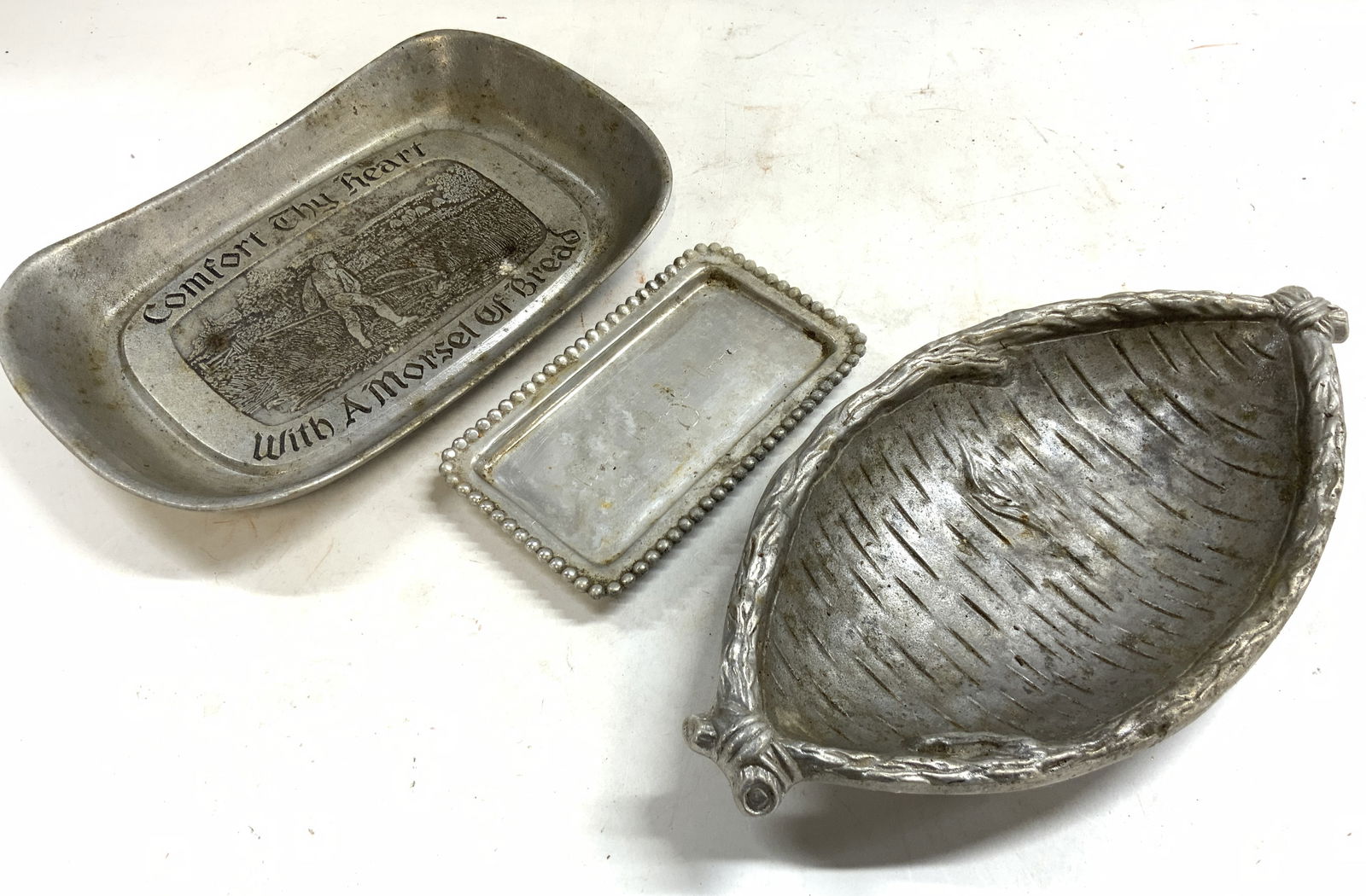 Lot 3 Vintage Pewter Trays & Trinket Dish (1 of 7)