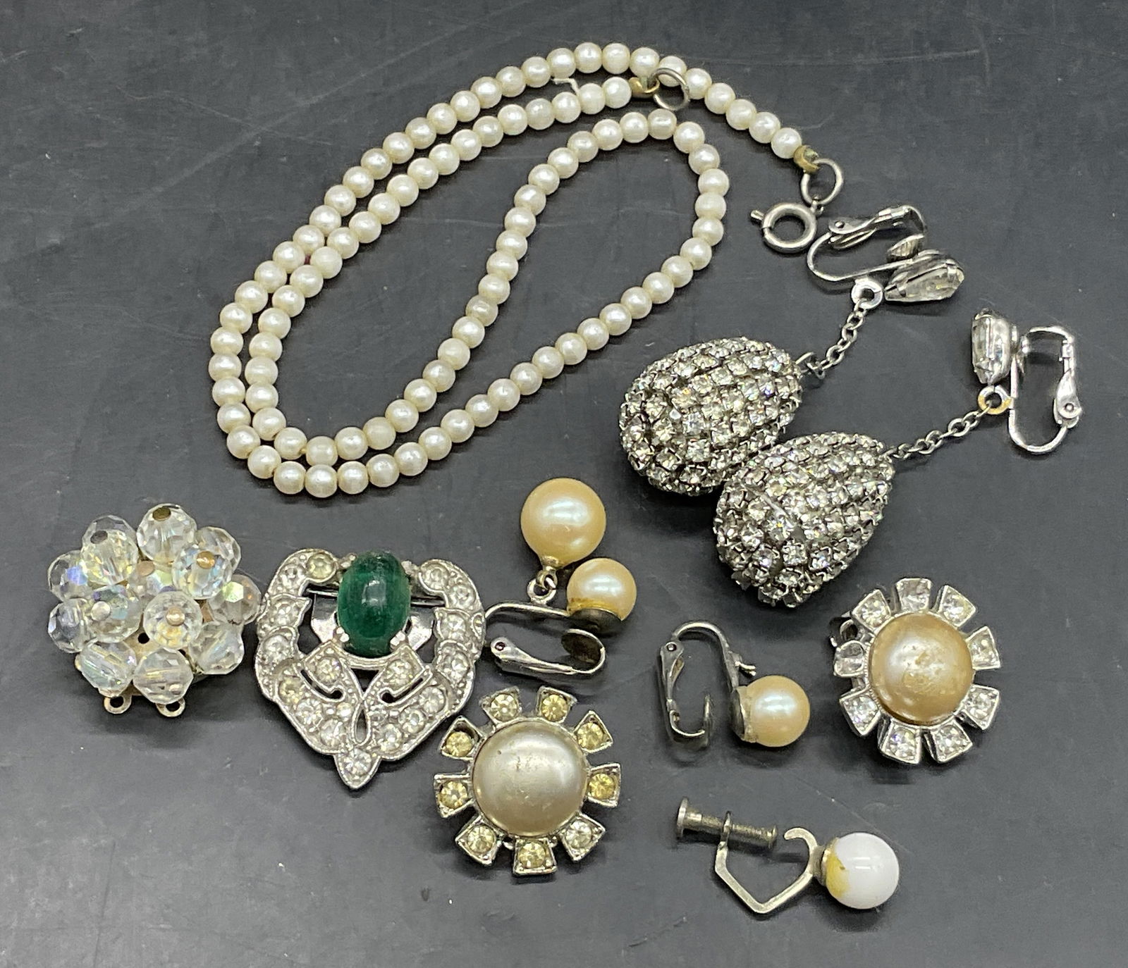 Group Lot Vintage Crystal & Pearlescent Jewelry (1 of 7)