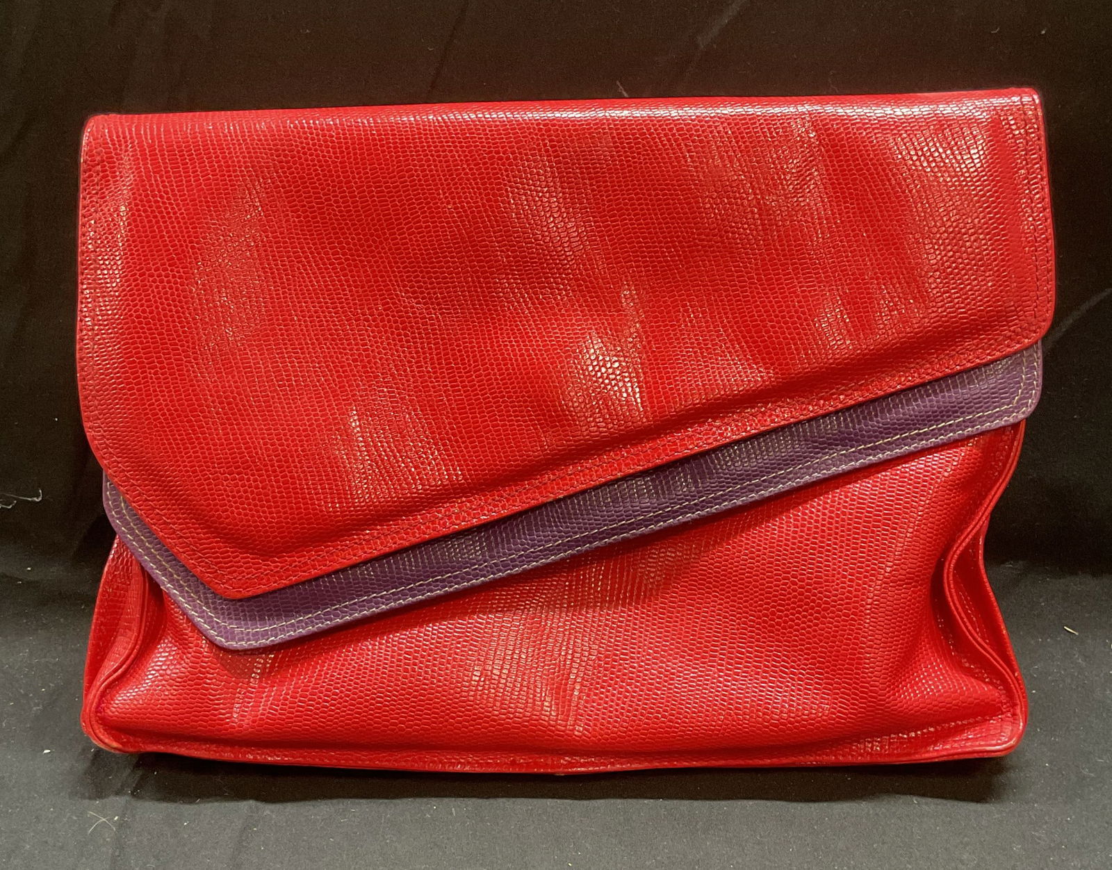Vtg Bloomingdales Red Snakeskin Clutch Italy (1 of 7)
