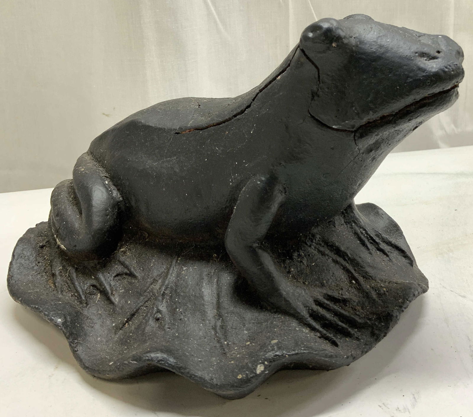 Cast Iron Frog on Lily Pad Figurine (1 of 6)