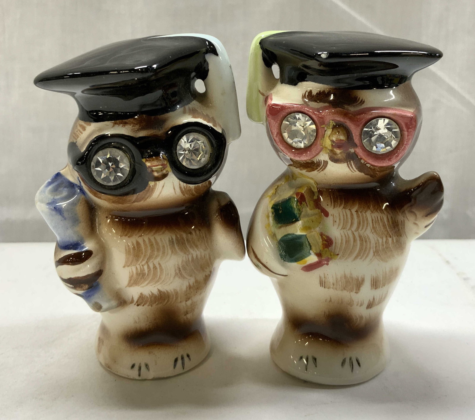 Leftons Graduate Owls Salt & Pepper Shakers JAPAN: Leftons Graduate Owls Salt & Pepper Shakers JAPAN Salt & pepper shaker depicting owls wearing graduation caps & glasses. They are holding diplomas. Signed & marked by Leftons. Surface wear consistent 