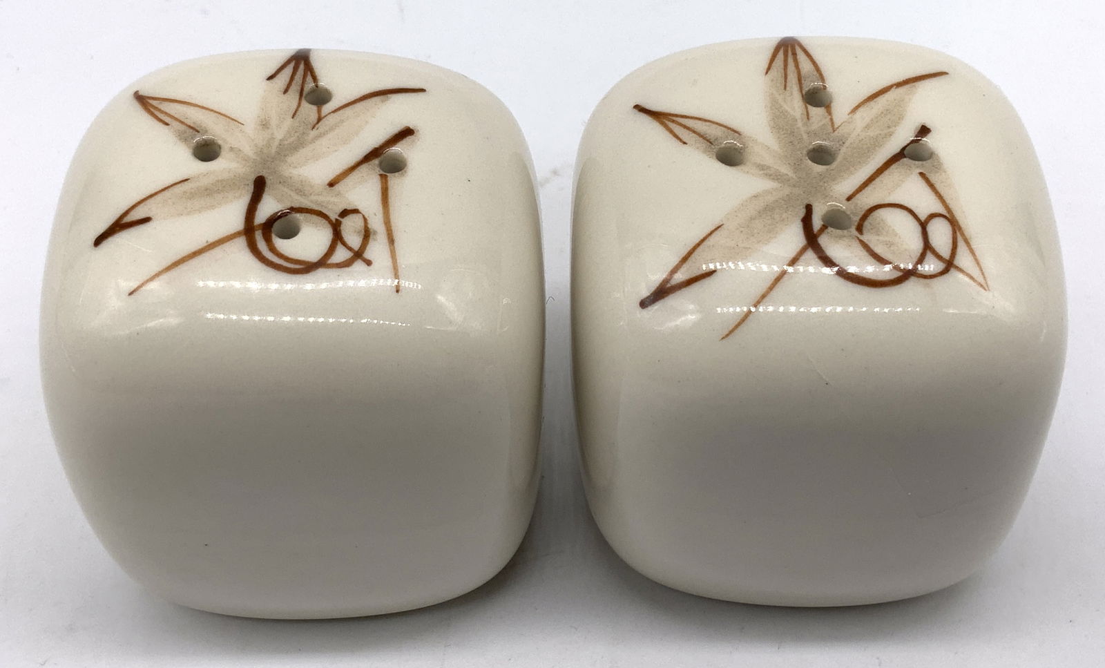 Winfield Passion Flower Square S&P Shaker California (1 of 6)