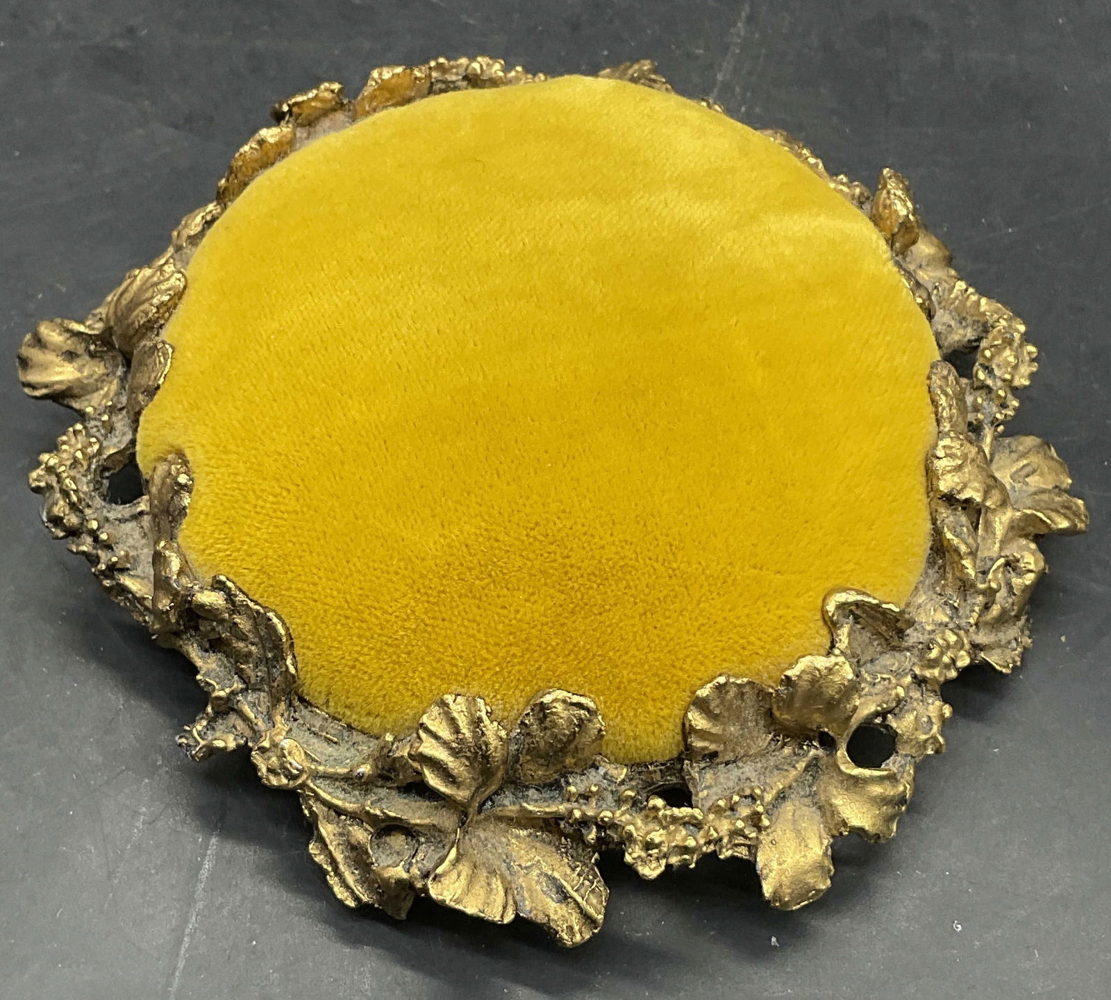 GRESCO Vintage Gold Tn Floral Sewing Pin Cushion (1 of 7)