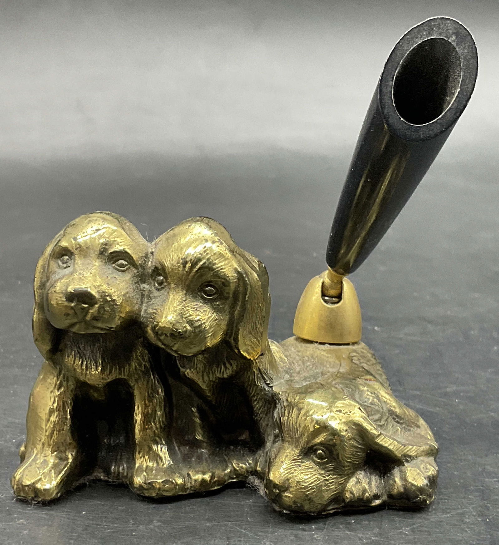 Vintage Brass Puppy Dog Trio Figural Pen Holder (1 of 7)