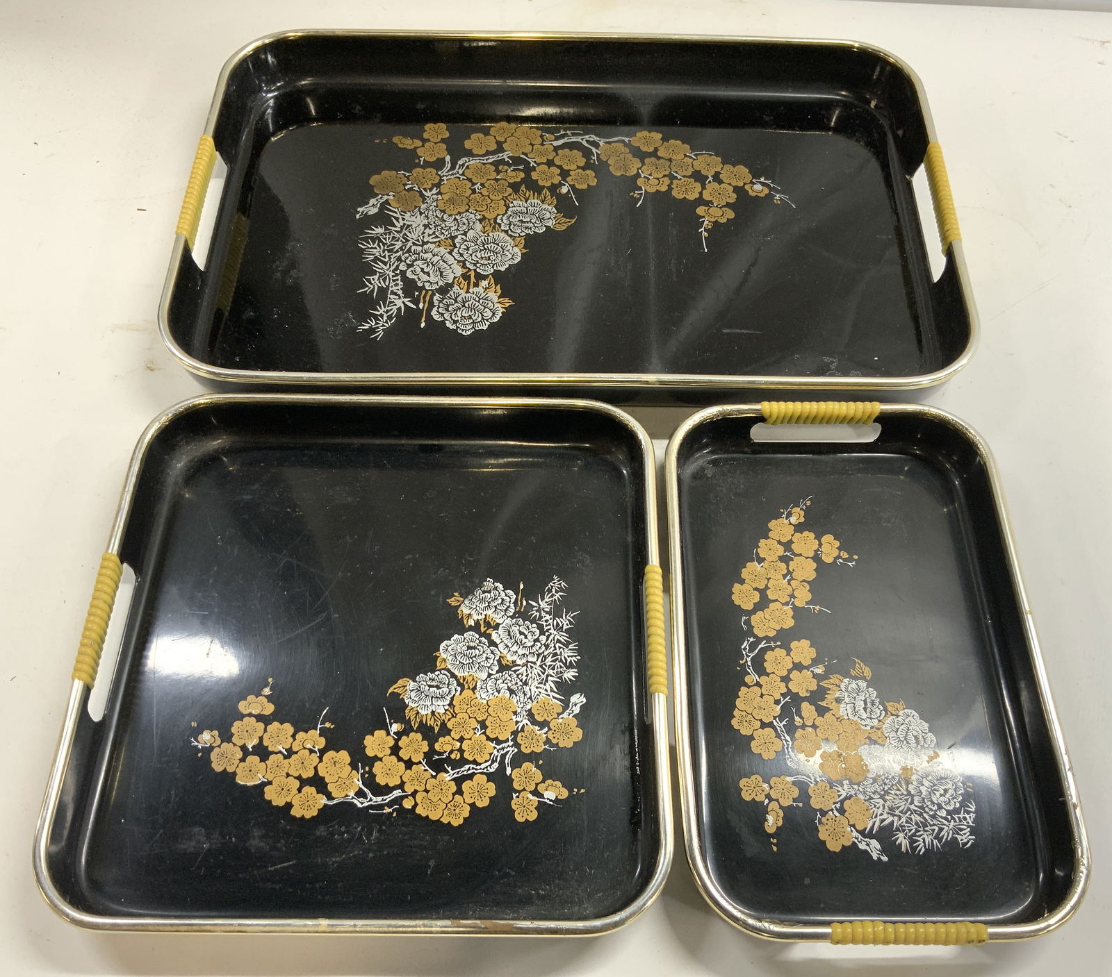 Set 3 Lacquered Style Serving Trays (1 of 7)