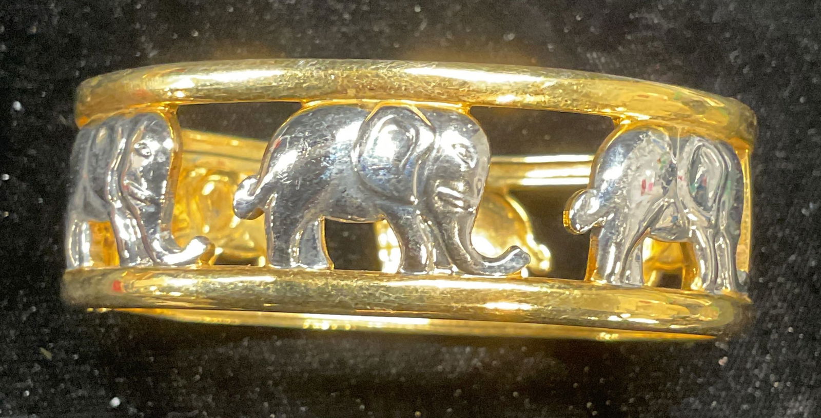 Vtg Gold & Silver Tone Elephant Bangle Bracelet (1 of 6)