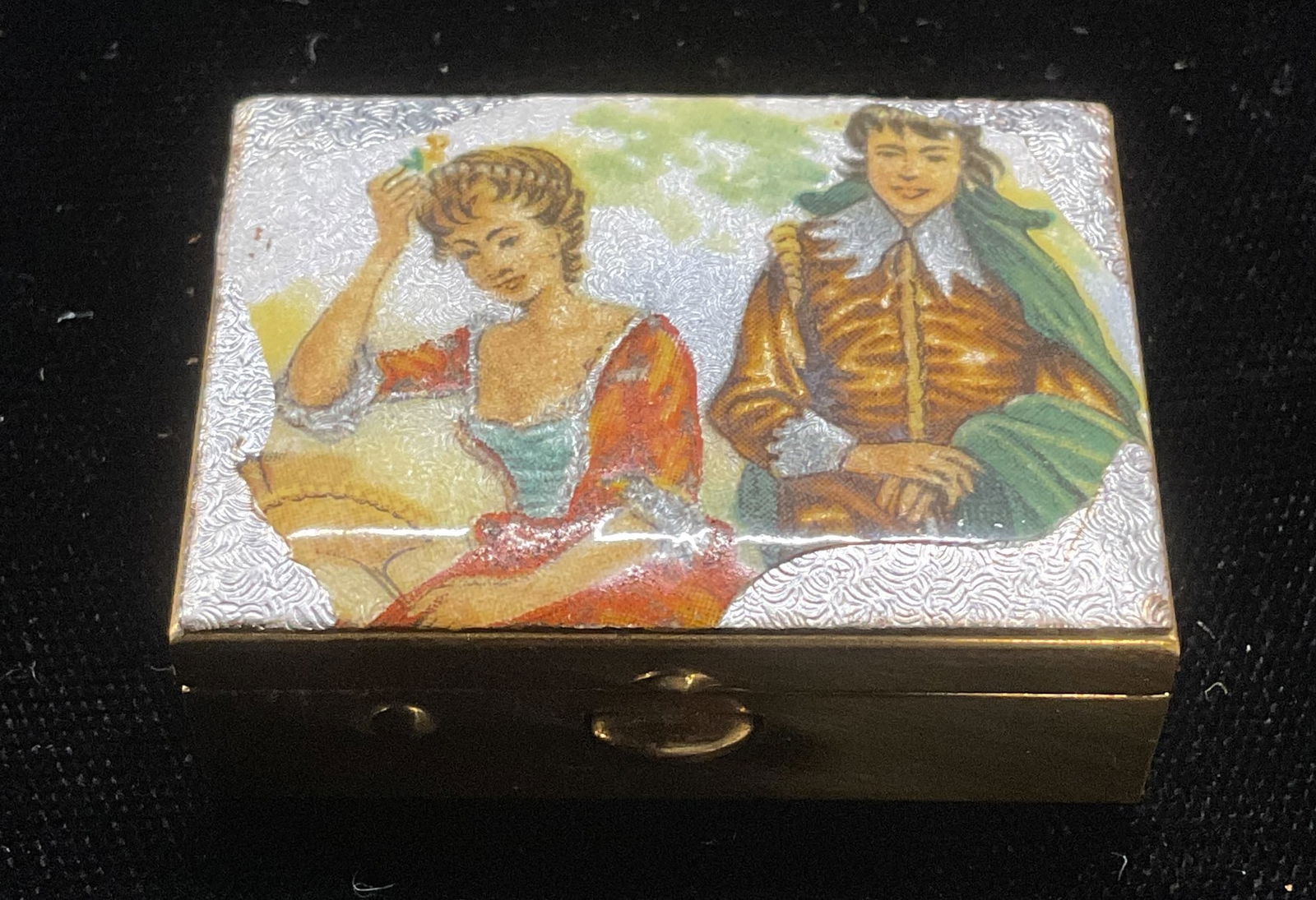 Vintage Schildkraut Gold Tn Enamel Couple Pill Box (1 of 6)