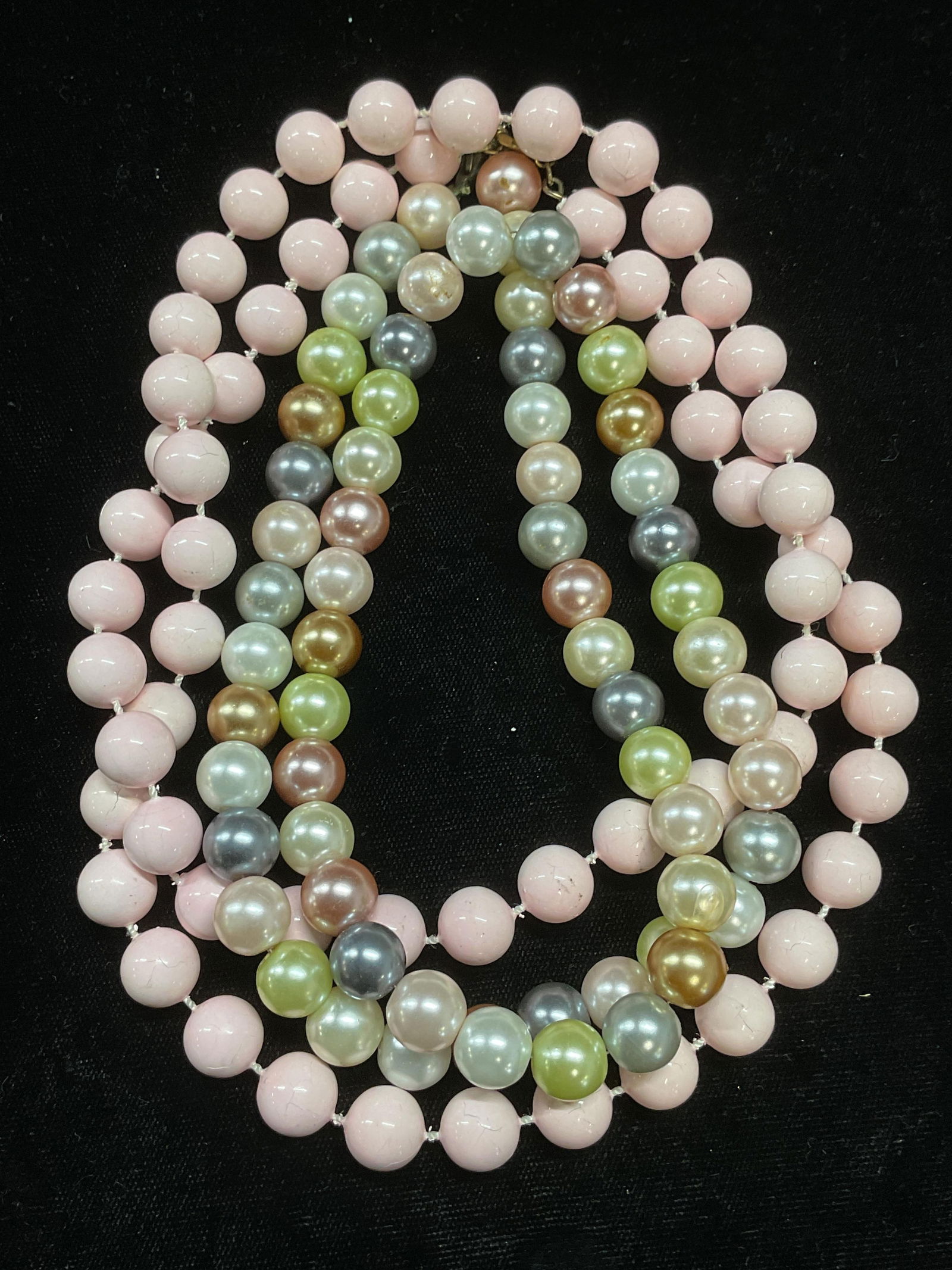 Lot 2 Vtg Pink & Faux Pearl Beaded Necklaces (1 of 7)