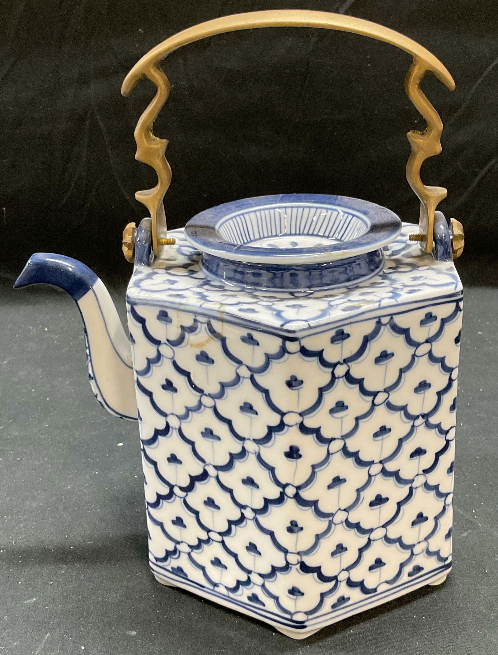 Asian blue & White Porcelain Flower Teapot (1 of 6)