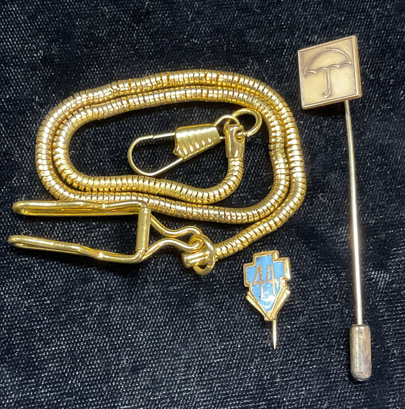 Lot 3 Vintage Gold Tone Fob Chain & Pins (1 of 6)
