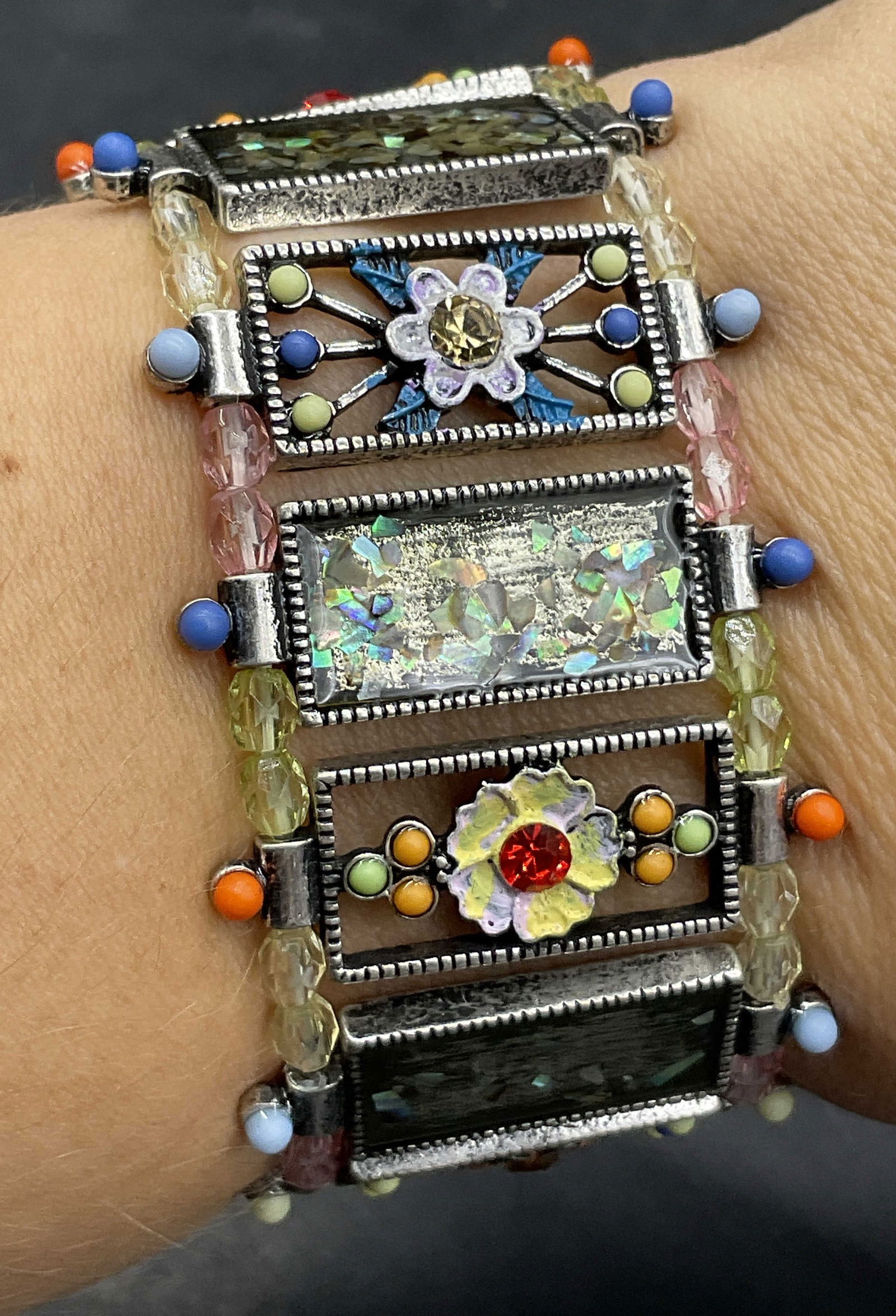 Vtg Floral Motif Crystal Panel Stretch Bracelet (1 of 7)