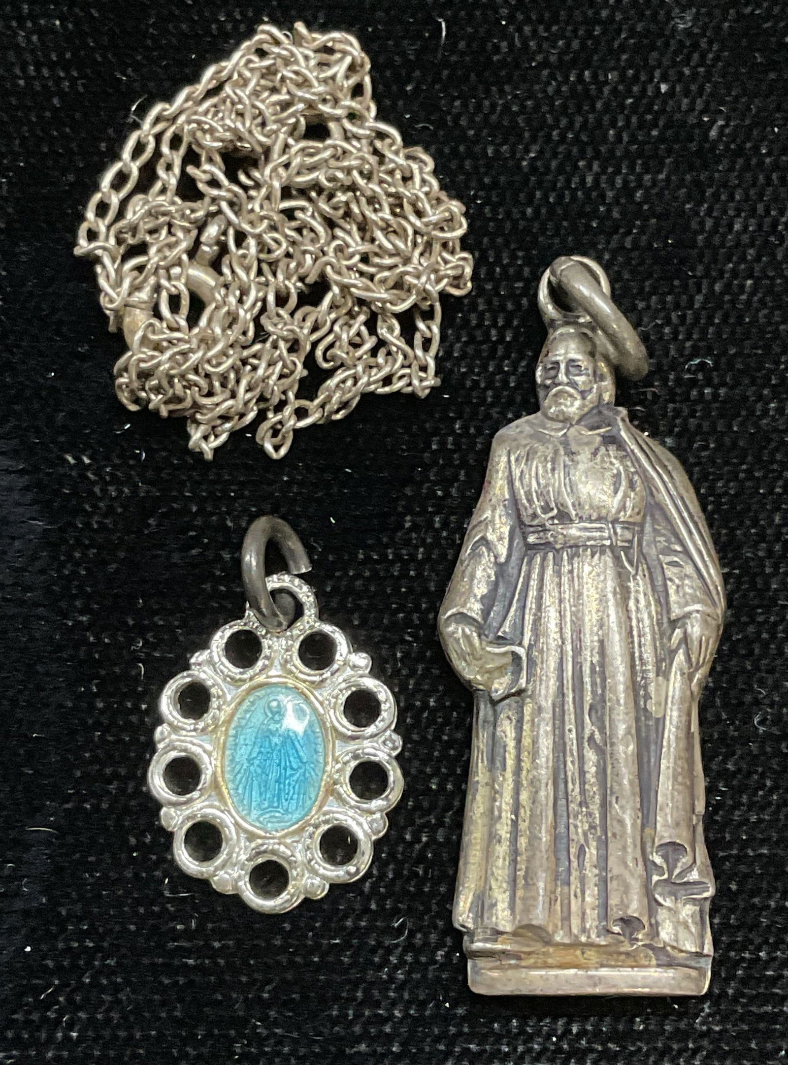 Lot 3 Sterling Silver Religious Pendants & Chain (1 of 7)