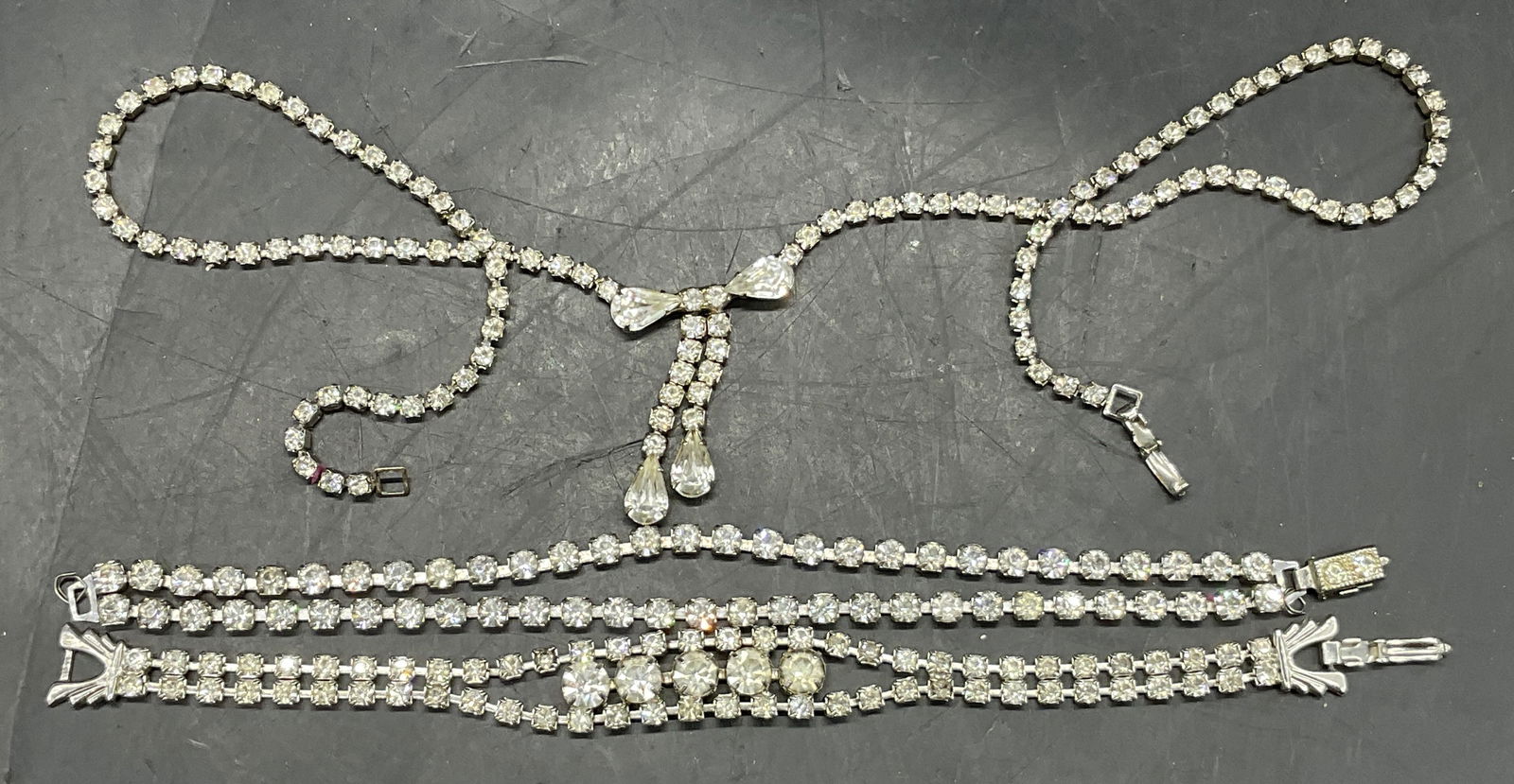 Lot 3 Vintage Crystal Bracelets & Necklace (1 of 10)