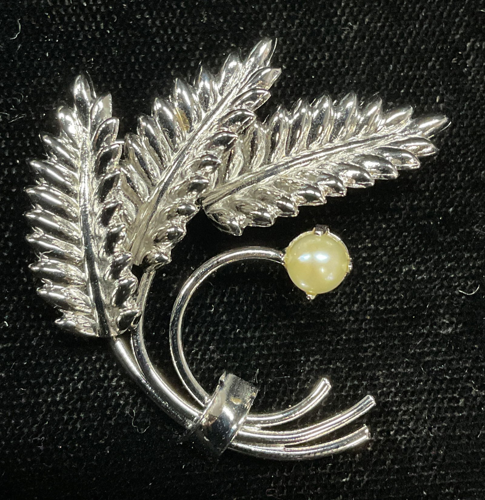 Vtg CR CO Sterling Silver Pearl Botanical Brooch (1 of 6)