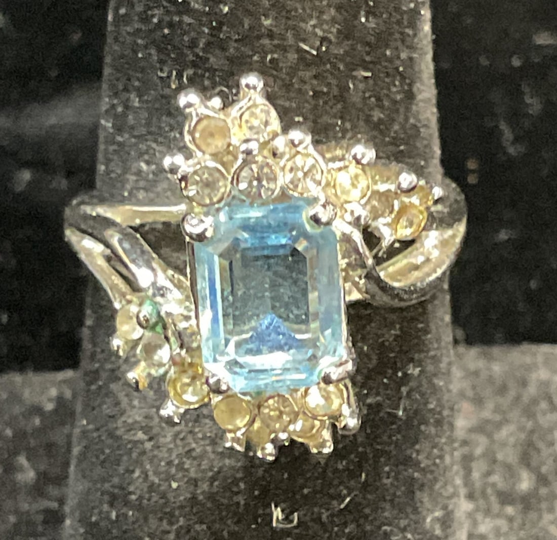 Vtg Silver Tone Blue Crystal Cocktail Ring (1 of 6)