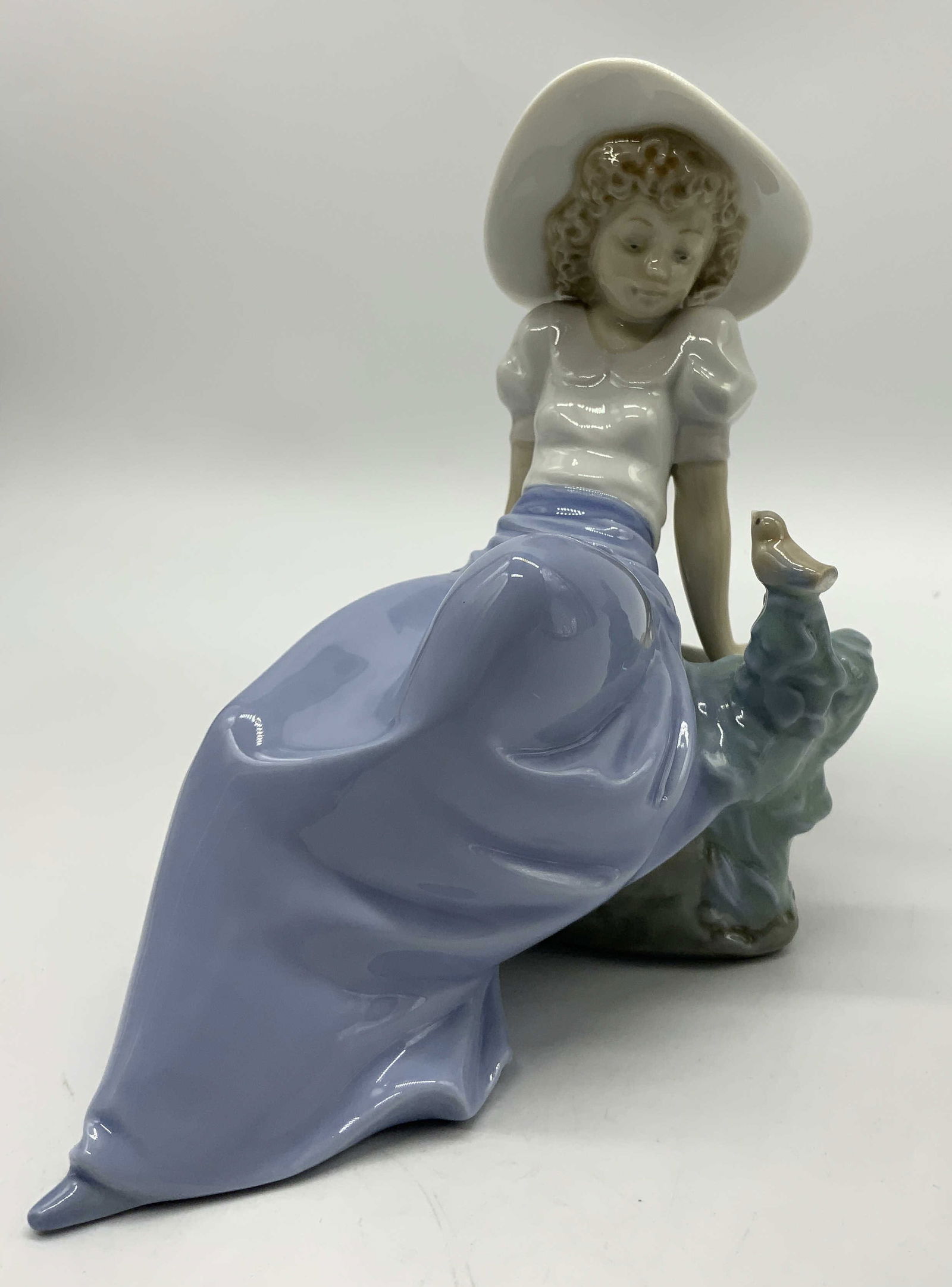 NAO LLADRO Listening to Birds Women Figurine SPAIN (1 of 6)