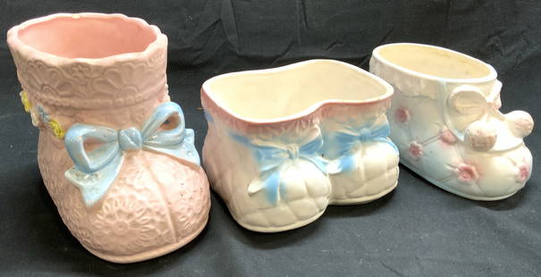 Lot 3 Vtg Porcelain Shoe Planters INARCO JAPAN+: Undersides of 2 vessels read INARCO. Undersides of each read JAPAN. Lot includes 3 planters, 1 pink, 1 white singular shoe & 1 white double shoe. Each planter has floral & bow detailing. Pink toned sh