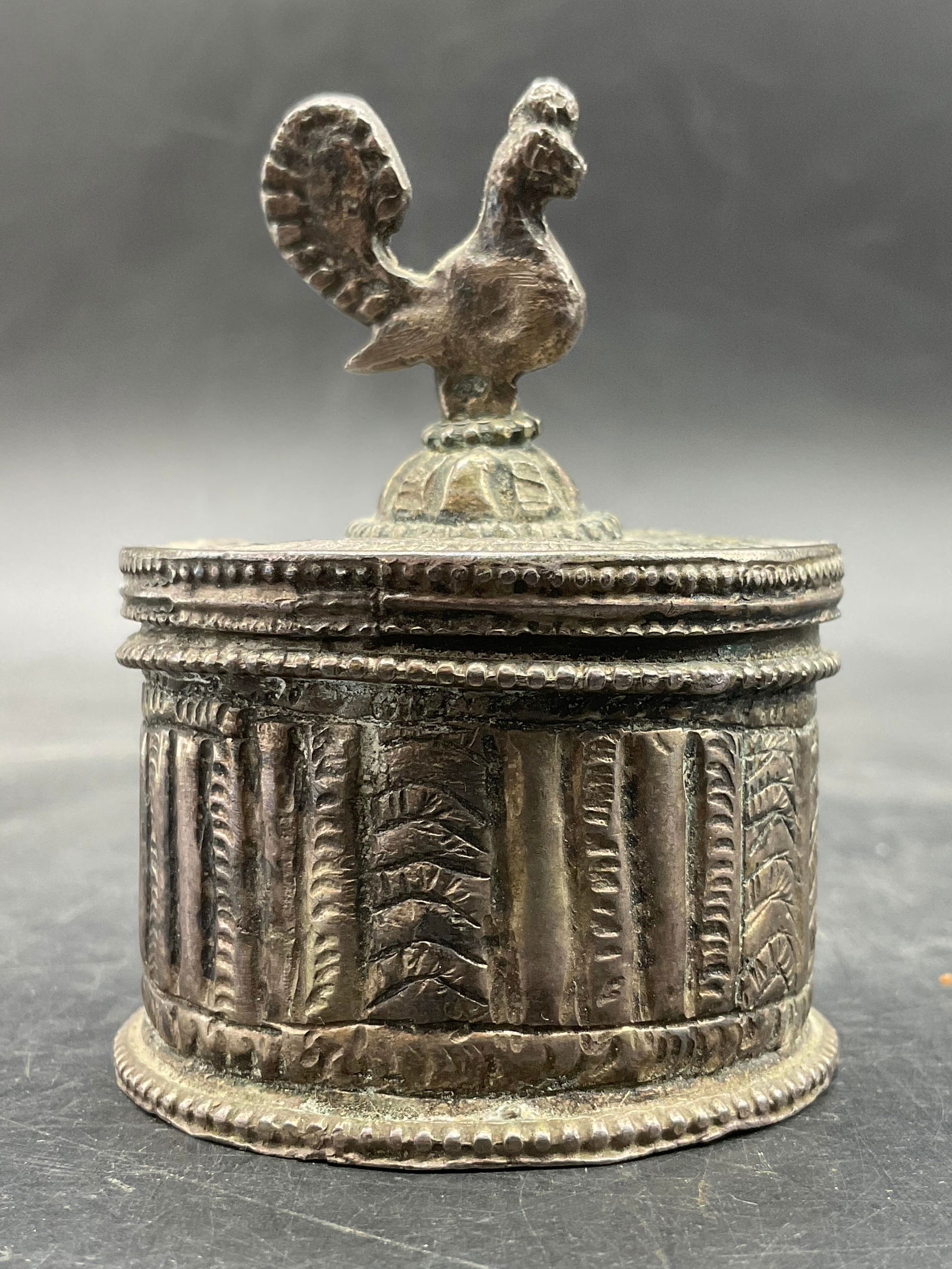 Vintage Silver Tn Metal Rooster Motif Trinket Box (1 of 8)