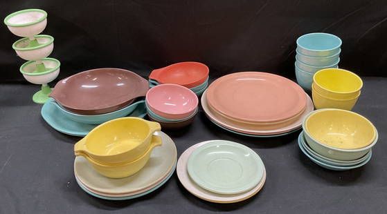 20+ MCM Russel Wright Melamine Tableware+: Group lot of 20+ pieces of vintage mid century modern melamine tableware. Assorted brands. Russel Wright, Ace, Prolon, Riviera Ware, and more. Includes plates and bowls. Assorted colors and sizes. Lar
