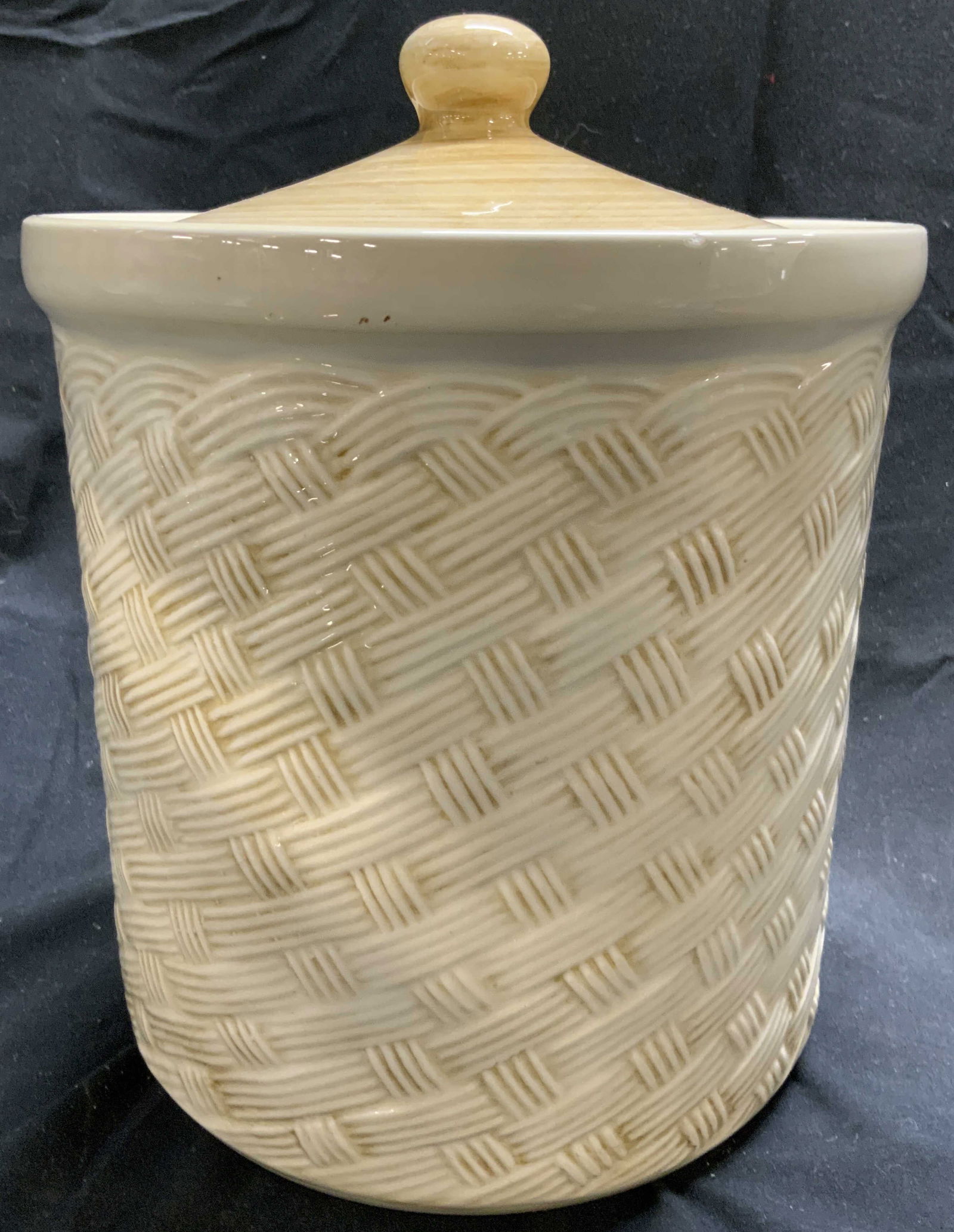 Vintage Ceramic Cookie Jar W Lid Portugal (1 of 6)