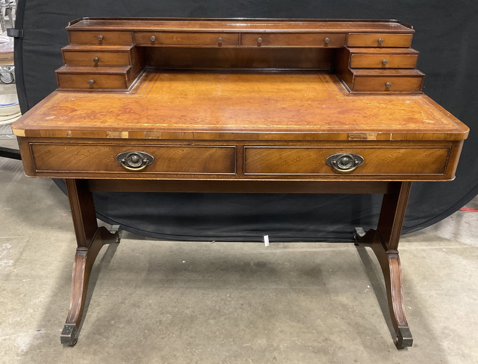 BAKER FURNITURE Vintage Regency Style Writing Desk (1 of 10)