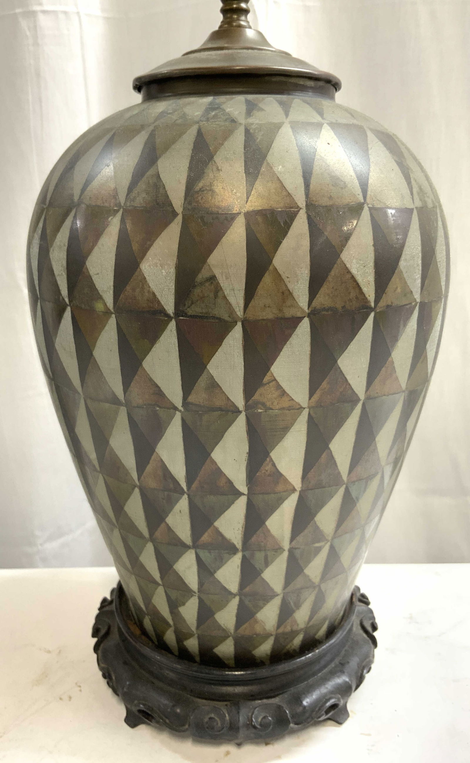 Vintage Metal Table Lamp W Geometric Pattern (1 of 7)