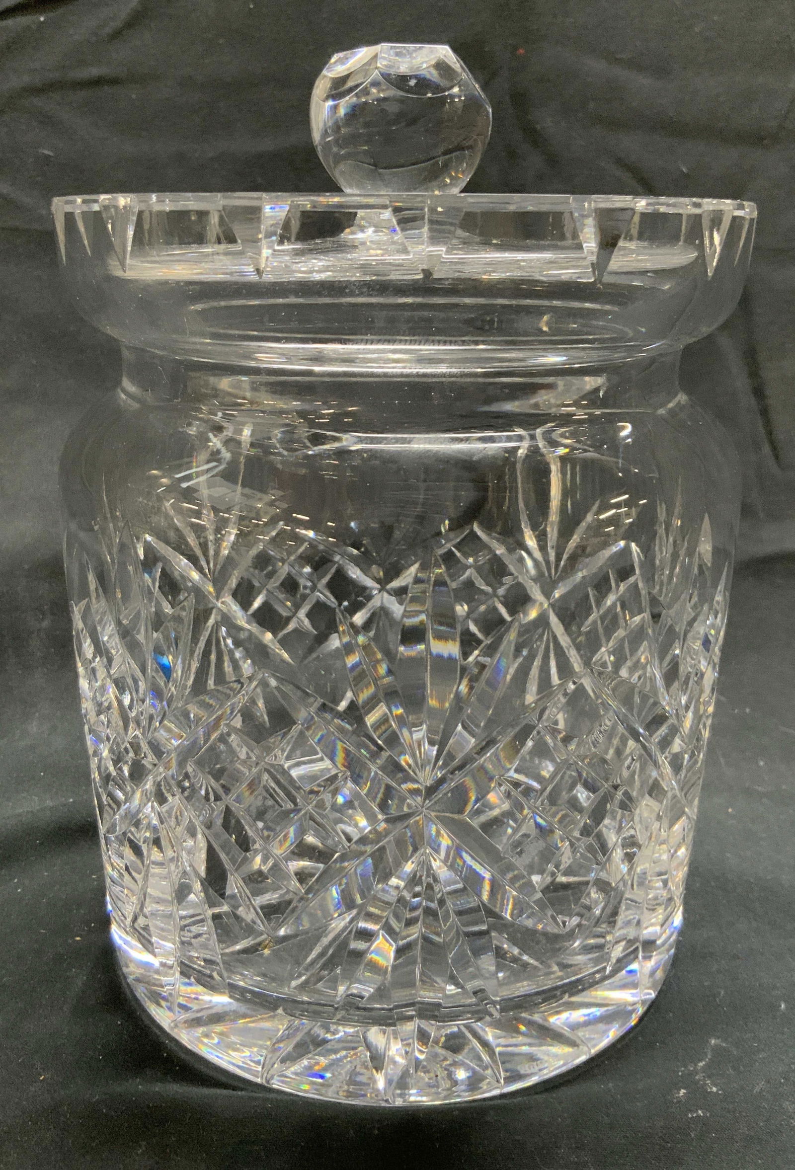 WATERFORD CRYSTAL Biscuit Barrel W Lid (1 of 8)