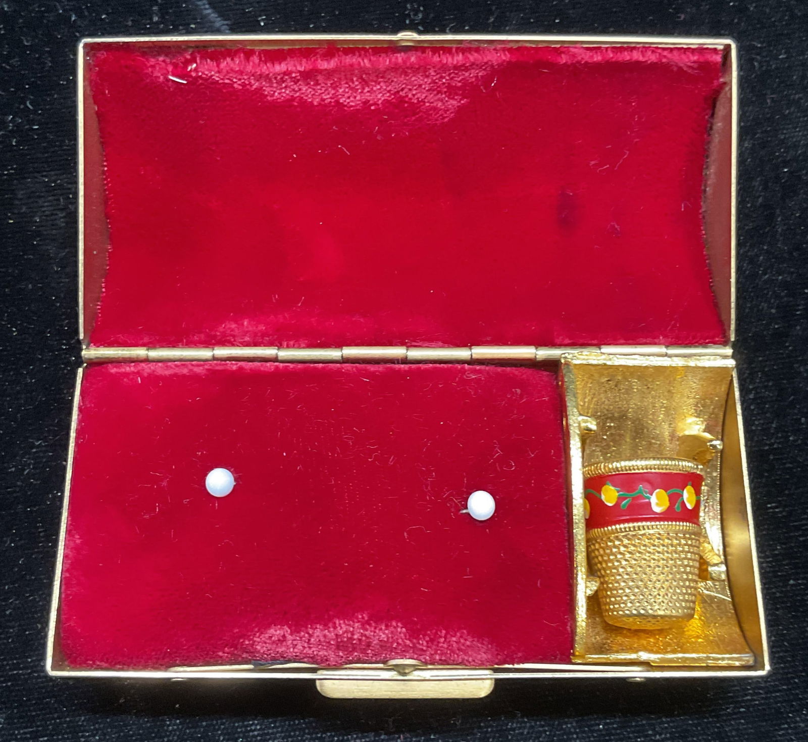 Vtg Gold Tn Pin Cushion & Thimble Sewing Box (1 of 6)