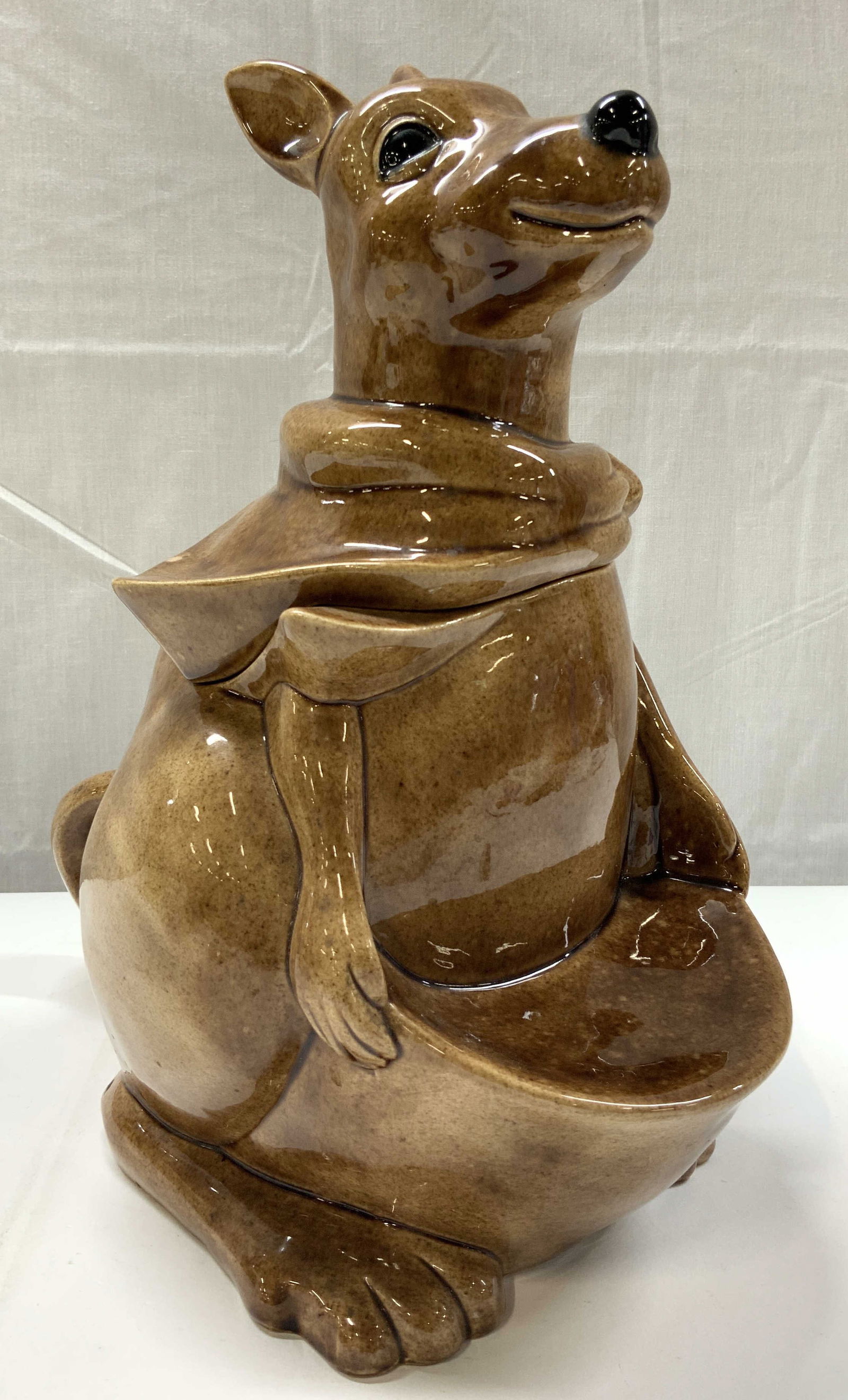1977 ARNELS Brown Ceramic Kangaroo Cookie Jar (1 of 7)