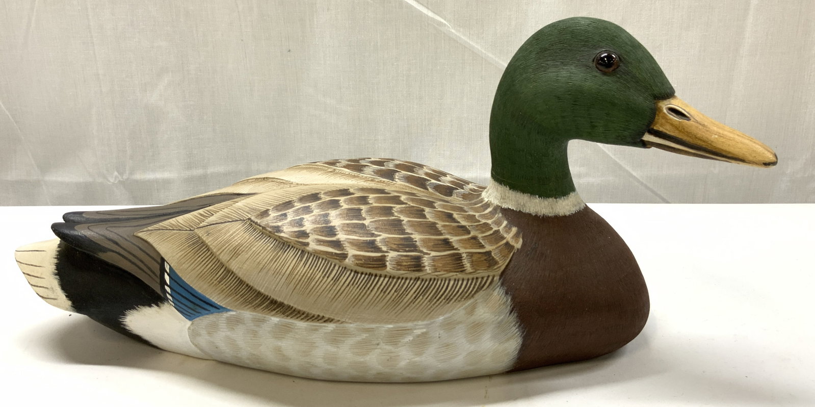 SIGNED Vntg Hand-Carved Wooden Mallard Duck Fig: SIGNED Hand-Carved Wooden Mallard Duck Figurine Hand-carved & hand-painted wooden mallard duck. Duck has intricate details & colors. Visible signature & marking on underside, reads 11-6-82 Mallard Dra