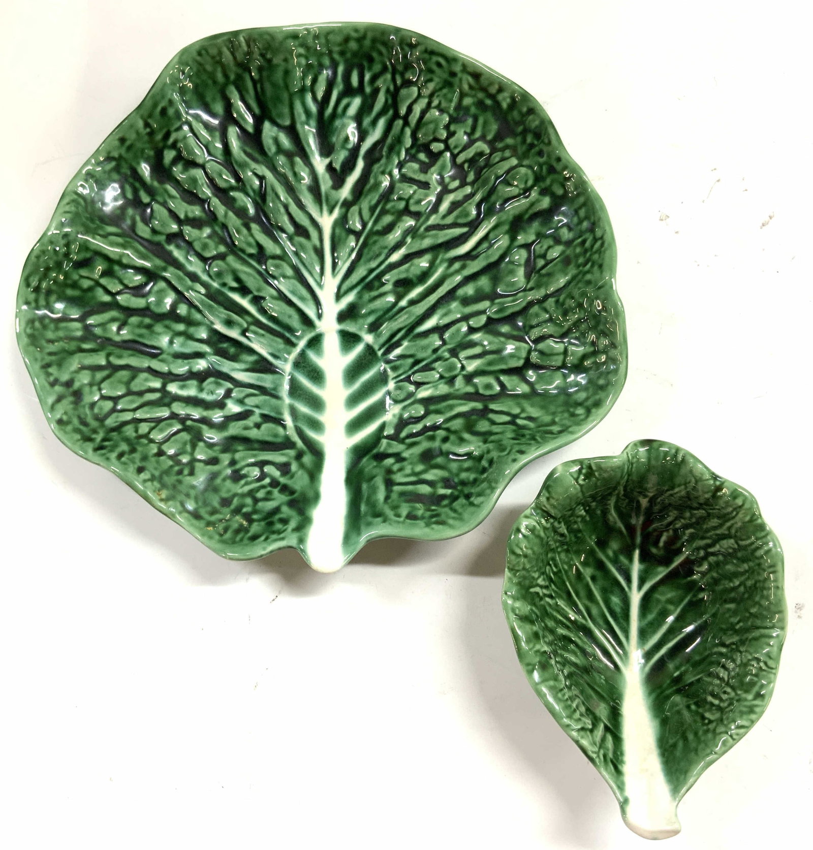 Lot 2 Vintage Majolica Ceramic Cabbage Dishes (1 of 9)