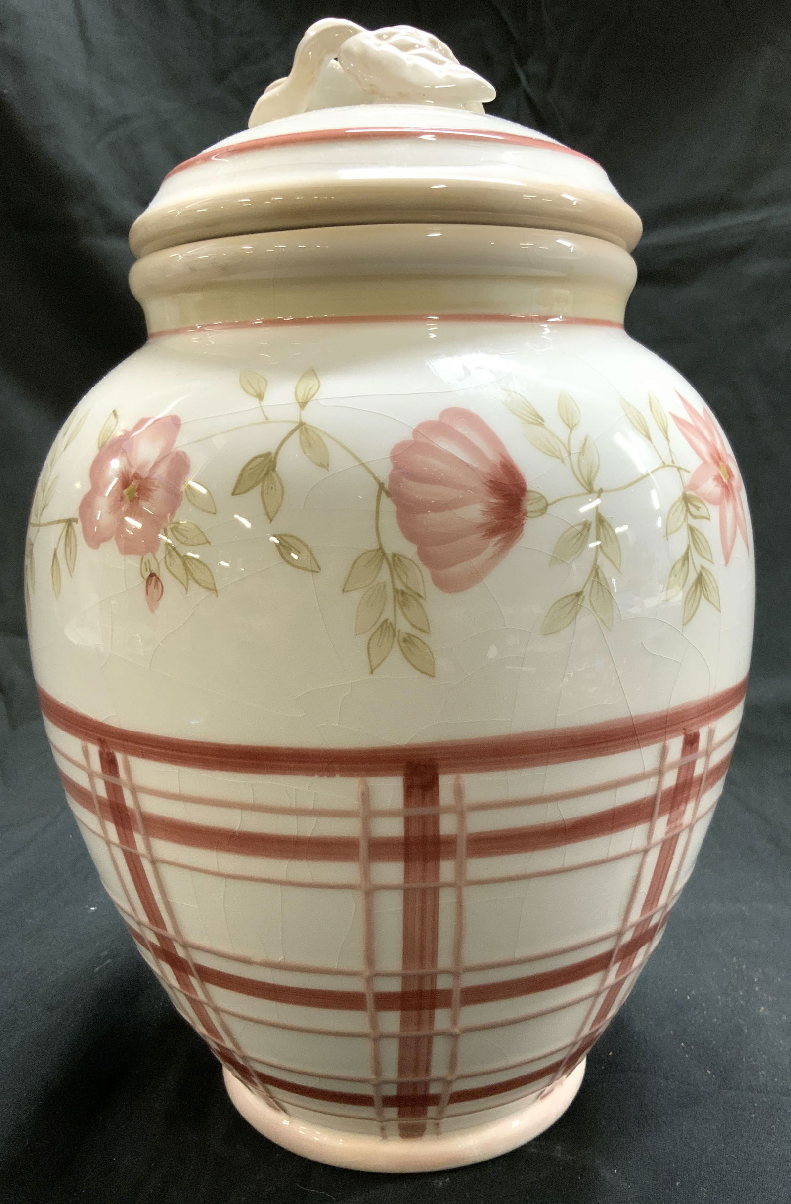WAVERLY HAND PAINTED NORFOLK ROSE Prc Cookie Jar (1 of 6)