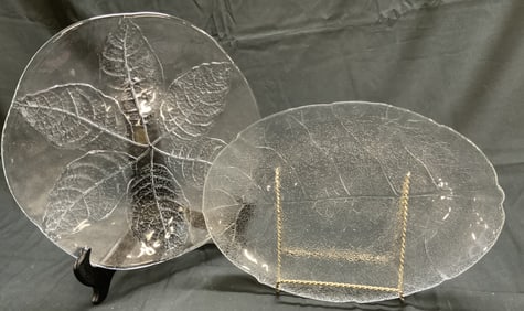 Lot 2 Depression Glass Leaf Plates Serv Dishes