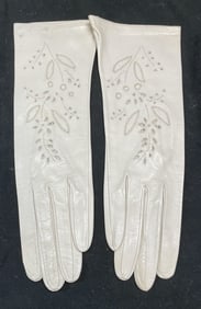 Vintage White Leather Floral Eyelet Gloves NWOT