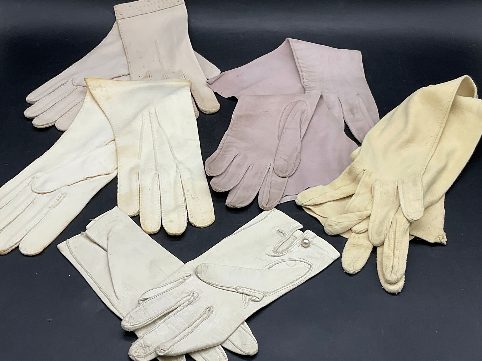 5 Vintage Suede & Cotton Gloves, Opera Length+ (1 of 9)