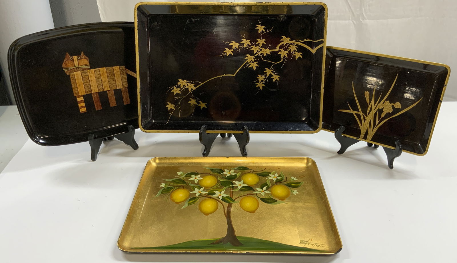 Lot 4 Lacquer & Gilt Serv Trays Couroc & More (1 of 9)
