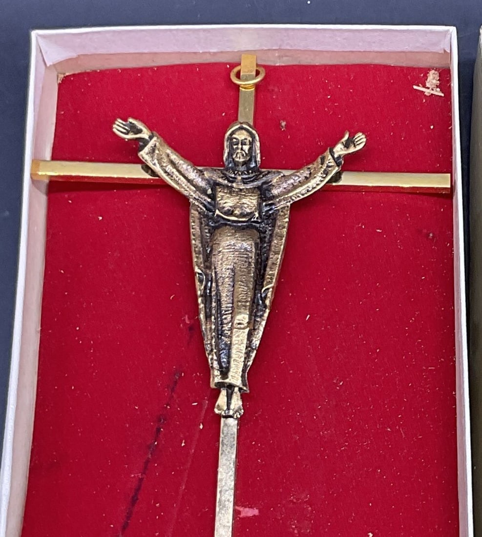 Vintage Brass Jesus Christ Crucifix W/ Box: Vintage Brass Jesus Christ Crucifix With Box. The box measures approx. 10.25L x 1.25H x 5.25W in. Evident losses to the box. Surface wear consistent with age, use, and exposure. home decor, home accen