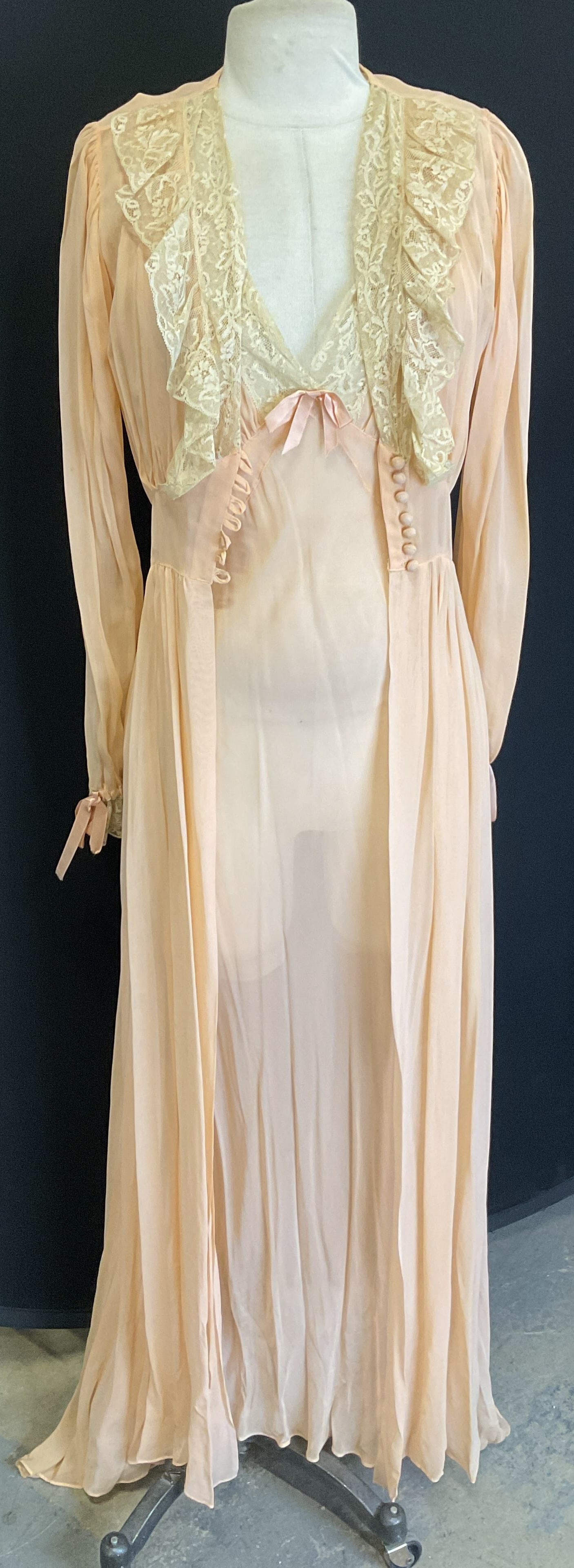 Set 2 Vtg Pink and Lace Night Gown and Outerwear (1 of 9)